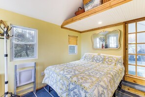 Apartment (0 Bedroom) | Interior - Bluffside Studio w/ Beach Access in Calverton! (Calverton)