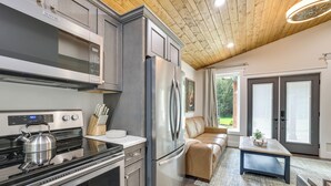House (2 Bedrooms) | Interior - Waterfront 'blue Spruce' Small Home in Wildwood! (Wildwood)