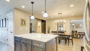 House (4 Bedrooms) | Interior - Getaway w/ Private Acreage in the Minneapolis Area (Loretto)