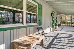 House (2 Bedrooms) | Interior - 1 Mi to Boat Ramp: Lake Livingston Getaway w/ Deck (Livingston)