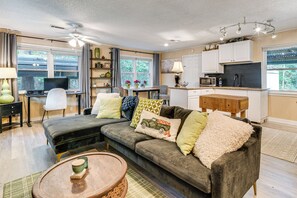 บ้านพัก (2 Bedrooms) | ด้านหน้าที่พัก