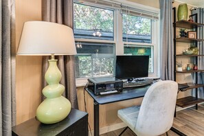 House (2 Bedrooms) | Interior - 1 Mi to Boat Ramp: Lake Livingston Getaway w/ Deck (Livingston)