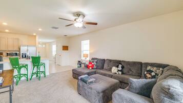 House (3 Bedrooms) | Interior