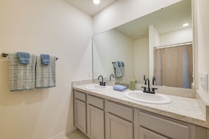 House (3 Bedrooms) | Interior - Davenport Basecamp! 3BR Family Home w/ Patio (Davenport)