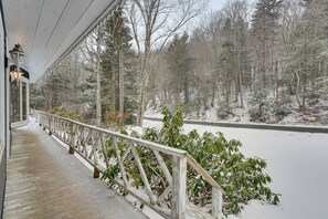 House (4 Bedrooms) | Interior - 3 Mi to Mount Snow: Spacious West Dover Home (West Dover)