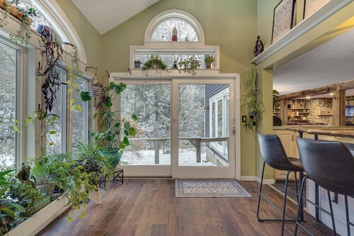 3 Mi to Mount Snow: Spacious West Dover Home