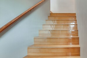 Interior - 7 Mi to Hilo Beaches: Peaceful Retreat w/ Sauna (Papaikou)