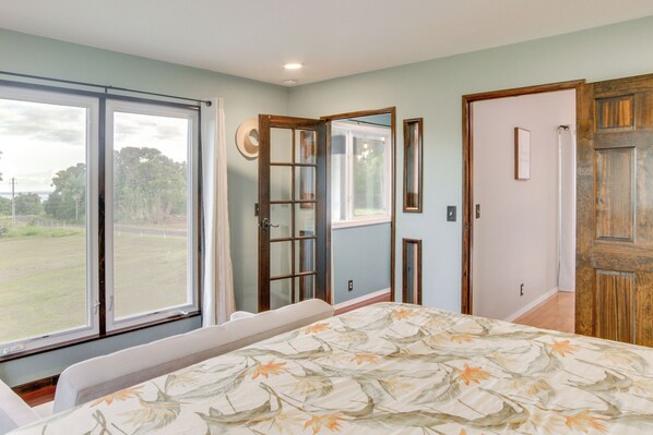 Interior - 7 Mi to Hilo Beaches: Peaceful Retreat w/ Sauna (Papaikou)