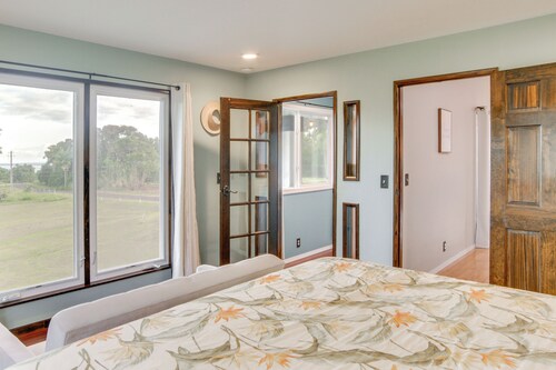 7 Mi to Hilo Beaches: Peaceful Retreat w/ Sauna