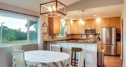 7 Mi to Hilo Beaches: Peaceful Retreat w/ Sauna