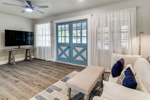 House (1 Bedroom) | Interior