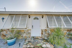 House (3 Bedrooms) | Interior - 2 Mi to Manasota Key Beaches: Coastal Getaway (Englewood)