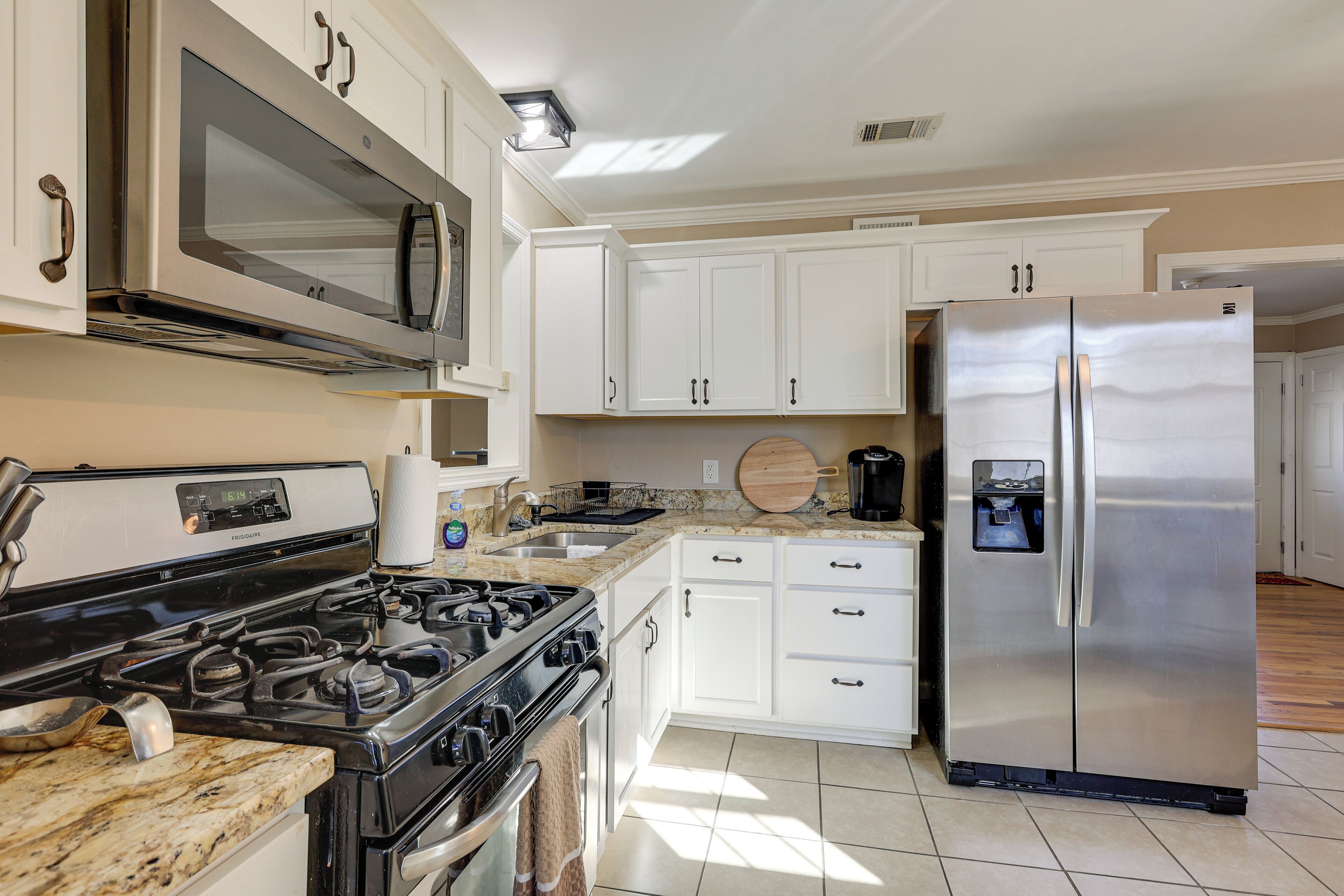 House (3 Bedrooms) | Interior