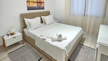 Apartment, 2 Bedrooms, Accessible, Smoking | 2 bedrooms