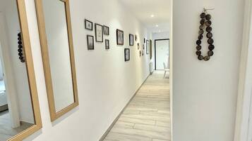 Apartment, 2 Bedrooms, Accessible, Smoking | Interior