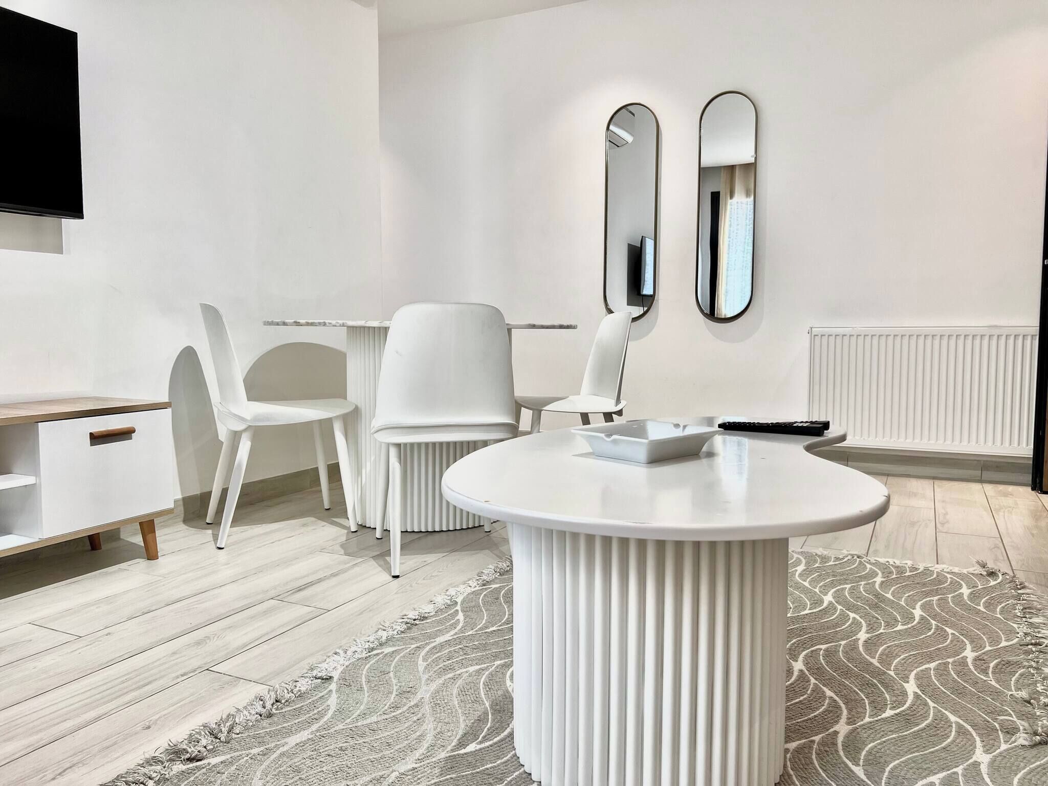 Apartment, 2 Bedrooms, Accessible, Smoking | Interior