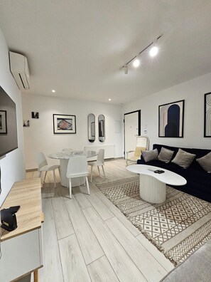 Appartamento, 2 camere da letto, accessibile ai disabili, fumatori | Sala da pranzo