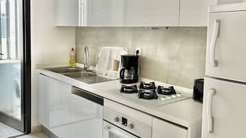 Apartment, 2 Bedrooms, Accessible, Smoking | Interior