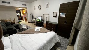 WiFi, bed sheets - Dream home apartment in Marina (Dubai)