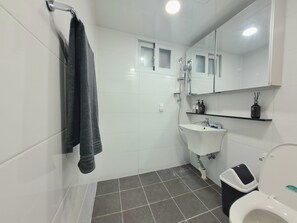 Free toiletries, soap, shampoo, toilet paper - Dodahm (Incheon)