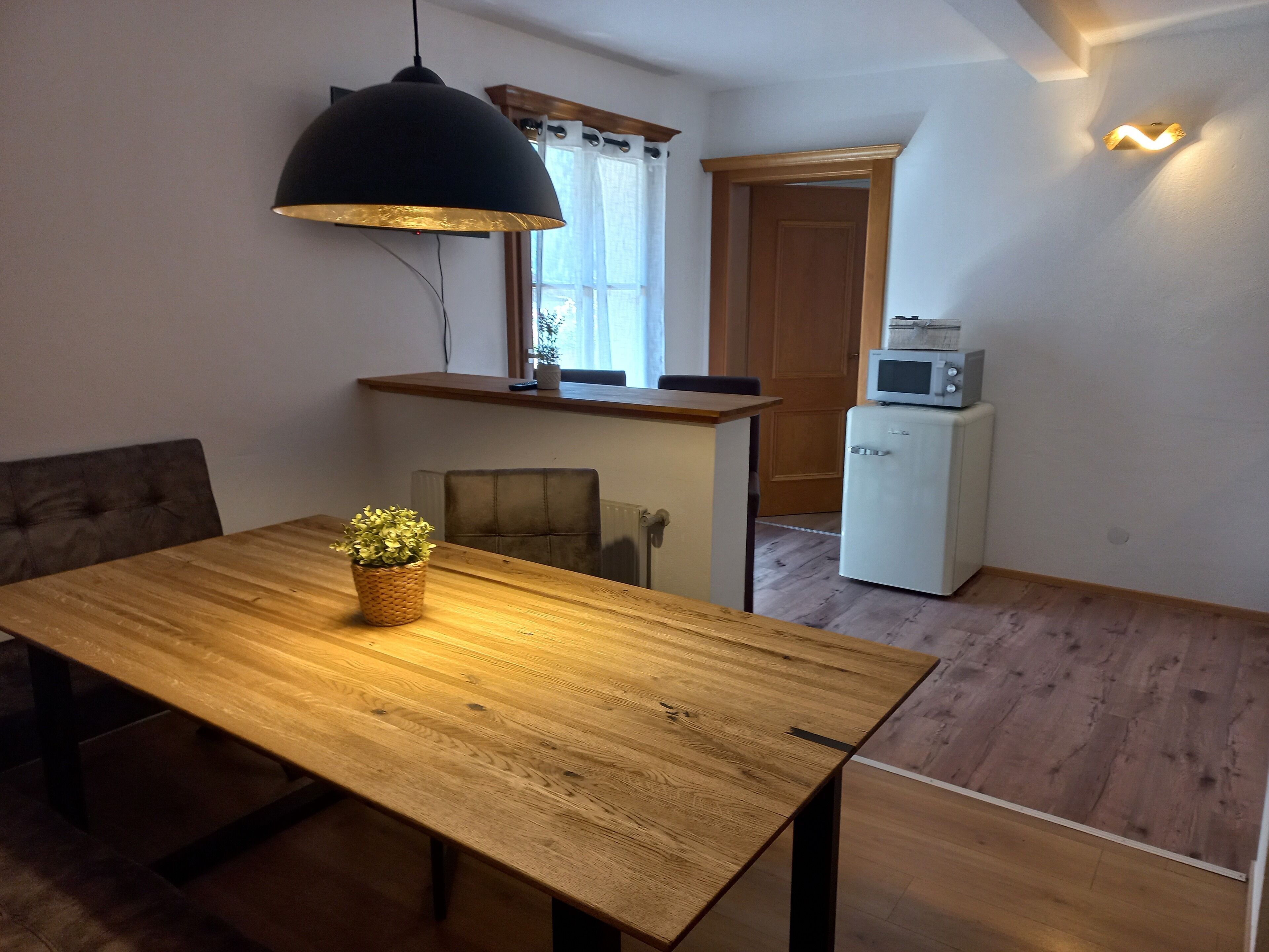 Comfort-Apartment, 2 Schlafzimmer, Balkon, Bergblick | Wohnbereich | Kinderspielzeug