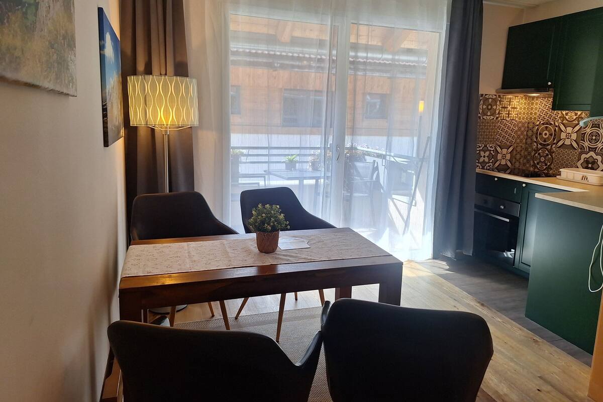 Appartement familial, balcon, vue sur la montagne | Accès au Wi-Fi (inclus)