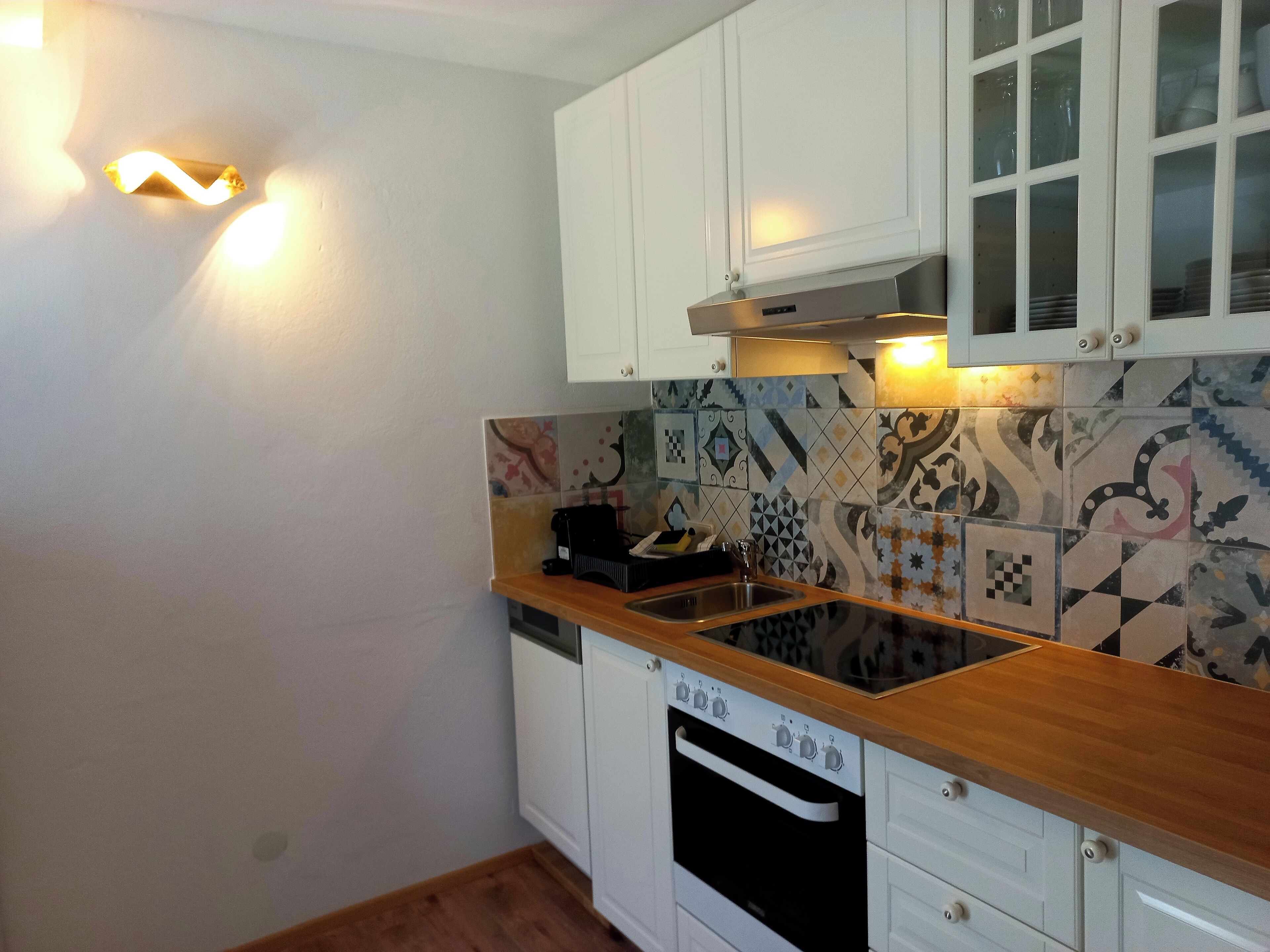 Comfort-huoneisto, 2 makuuhuonetta, parveke, vuoristonäköala | Yksityinen keittiö | Jääkaappi, mikroaaltouuni, uuni, liesi