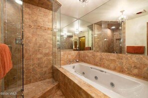 Bathroom - Strawberry Park #604 3 Bedroom Condo (Avon)