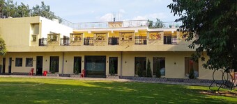 Hotel O Ambuja City Centre Mall