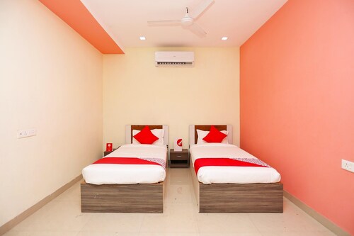 Hotel O Ambuja City Centre Mall