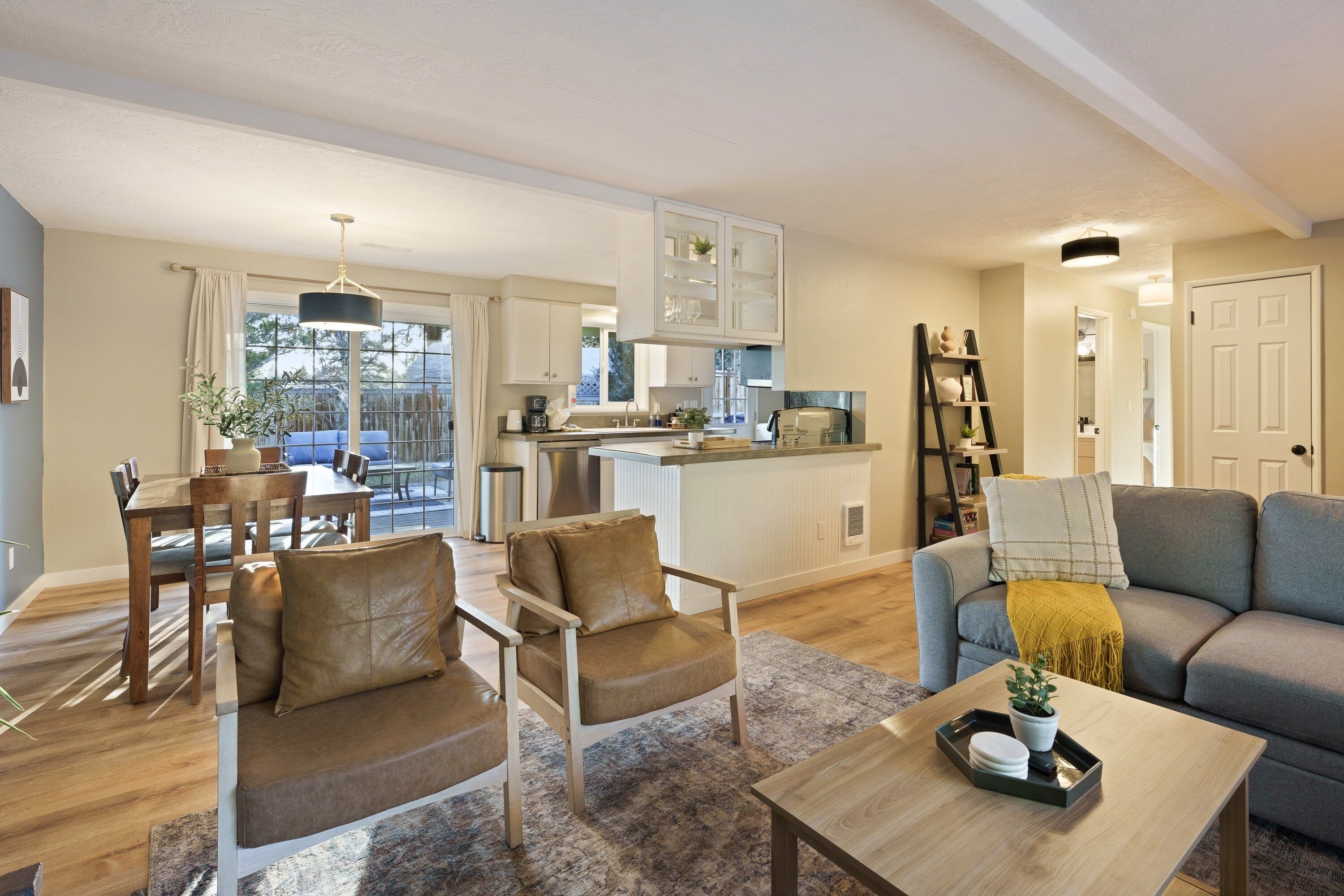 House, 3 Bedrooms | Living area