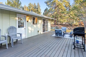 House, 3 Bedrooms | Outdoor dining - Park Place 3 Bedroom Home (Bend)