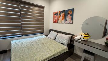 2 bedrooms, in-room safe, iron/ironing board, free WiFi