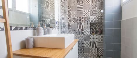 Hair dryer, bidet, towels, soap