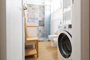 Hair dryer, bidet, towels, soap - Lambrate gleaner (Milano)