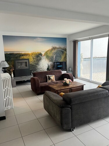 Large, cosy house for 8/10 people less than 100 m from the beach, terrace with sea view