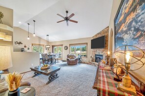 Fireplace - Cozy Corner, Cuddle into the Black Hills (Sturgis)
