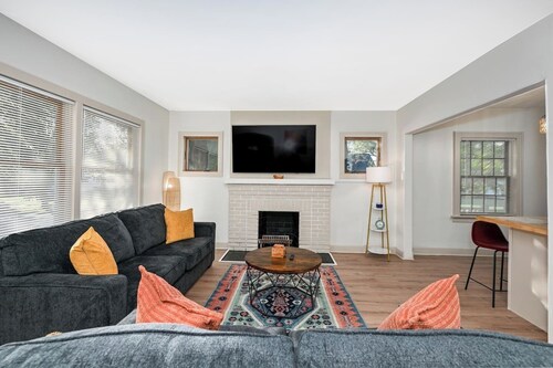 Cozy 2BR Lyndhurst Retreat-Near Cleveland Clinic