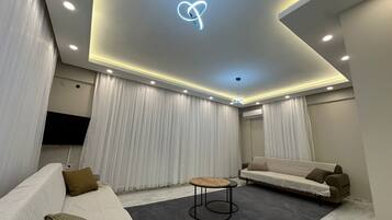 Comfort 1+1 Apart Daire, Balkonlu, Dag Manzarali | Living area