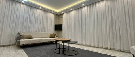 Comfort 1+1 Apart Daire, Balkonlu, Dag Manzarali | Living area