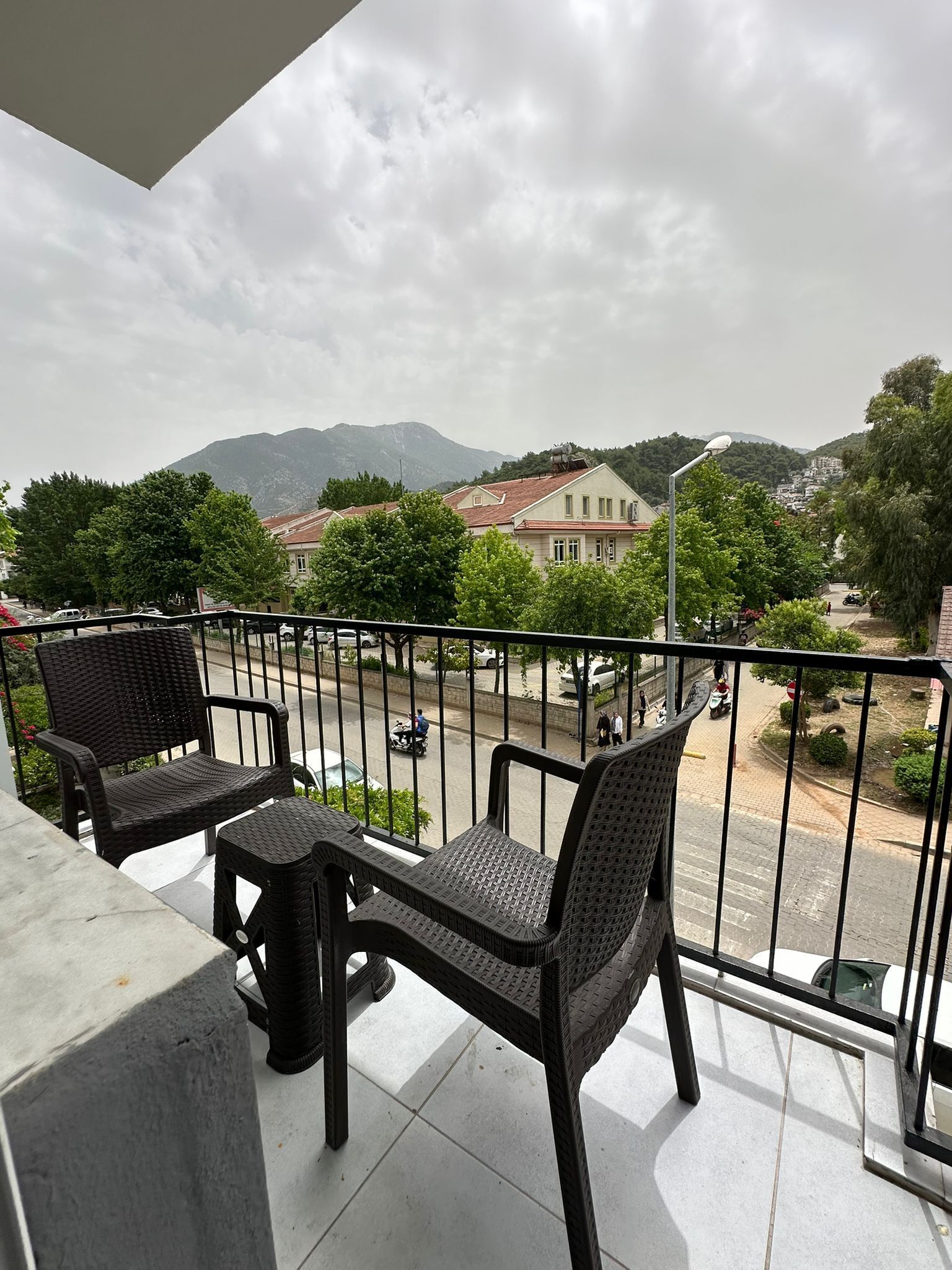 Comfort 1+1 Apart Daire, Balkonlu, Dag Manzarali | Balkon