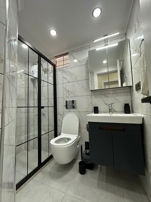Comfort 1+1 Apart Daire, Balkonlu, Bahce Manzarali | Bathroom - FETHIYE ALAS GARDEN CIYT APART OTEL (Fethiye)
