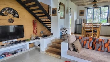 Villa, 3 Bedrooms, Accessible, Balcony | Living room