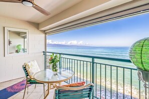 Property grounds - Three bedroom right on the ocean with AC! (Lahina)