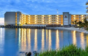 Exterior - 2 Master Suites with a King and Queen Bed and Close to Seacrets (Ocean City)