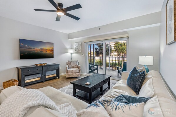 Smart TV - Oceanwalk Condo with Pool, Hot Tub, Tennis & Trails! Walk to no-drive beach! (New Smyrna Beach)