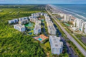 Exterior - Oceanwalk Condo with Pool, Hot Tub, Tennis & Trails! Walk to no-drive beach! (New Smyrna Beach)