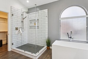 Hair dryer, towels - Casa del Sol Scottsdale | Pool • Hot Tub • Sleeps 12 (Scottsdale)