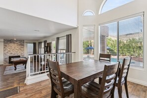 Dining - Casa del Sol Scottsdale | Pool • Hot Tub • Sleeps 12 (Scottsdale)