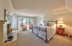 5 bedrooms, desk, iron/ironing board, free WiFi - 4061 Svend's House - Large Home with Guest House (Carmel)
